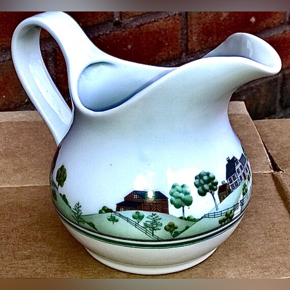 1978 ESTEE LAUDER PORCELAIN Country Living Homestead Farm Ranch House Pitcher - Picture 2 of 10